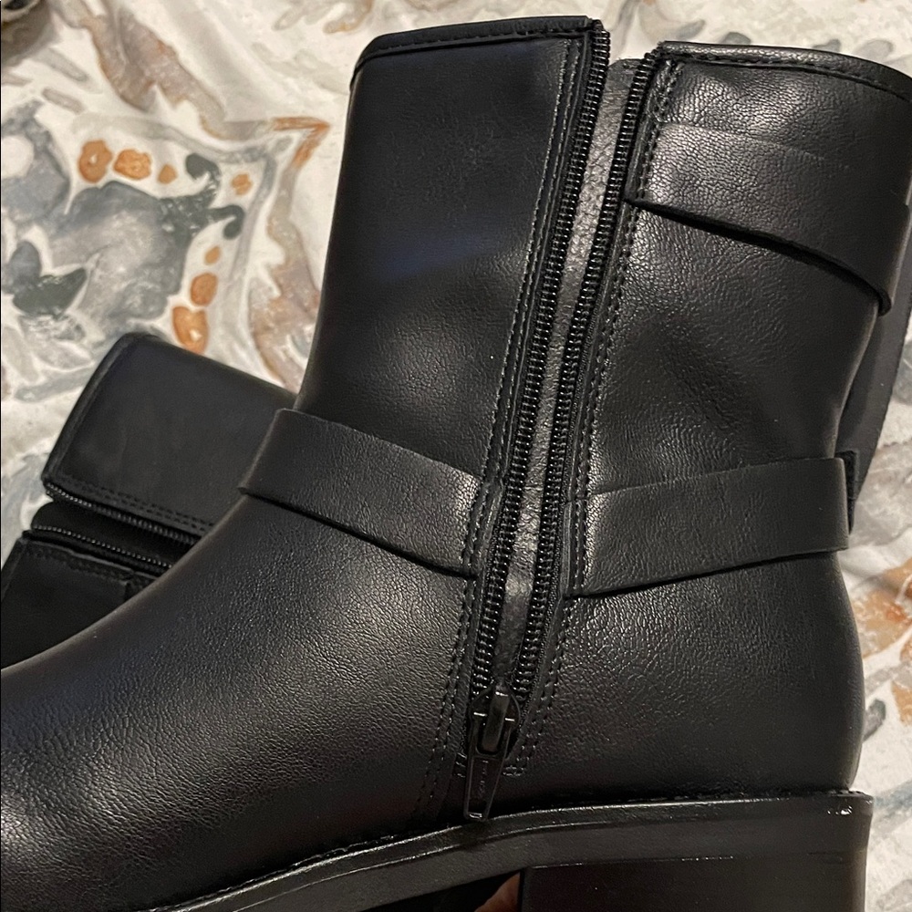 No Boundaries Women's Black Combat Boots - Picture 5 of 6